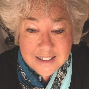 Meet your Posher, Carla